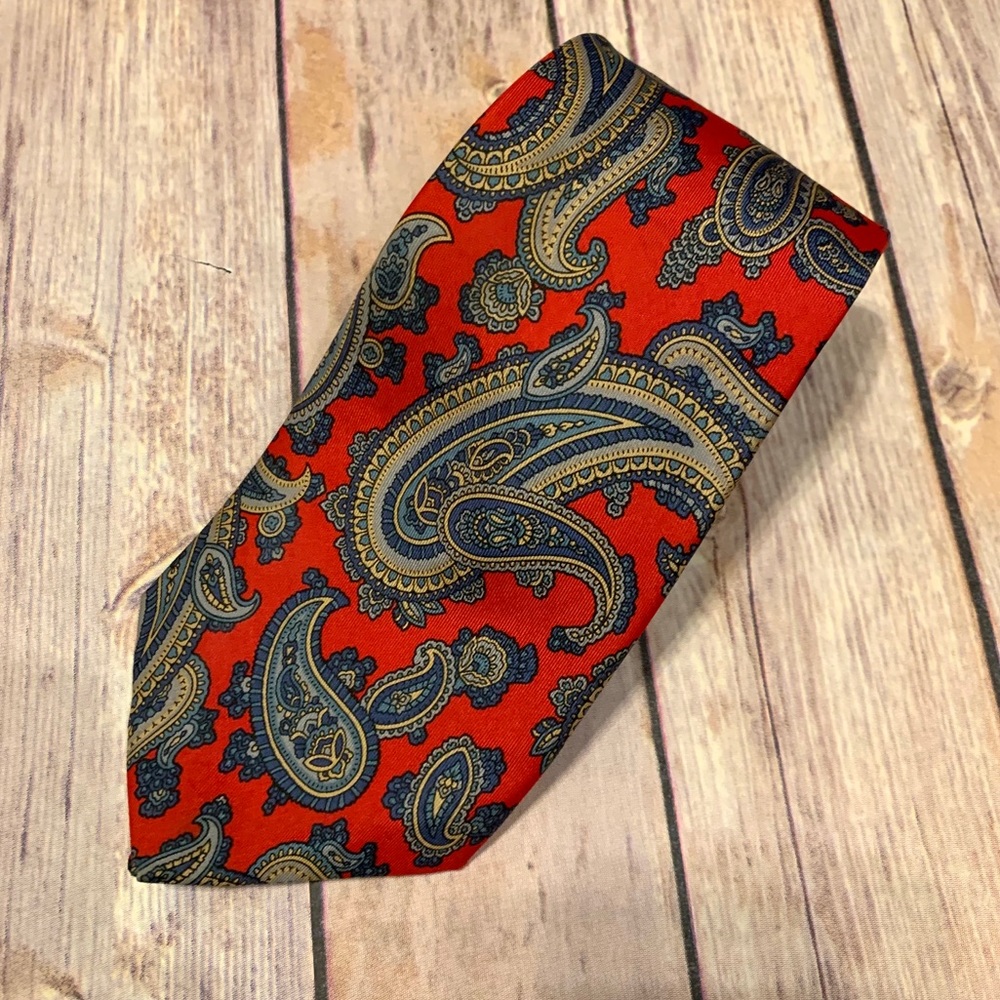 Hardy Amies London men’s silk tie
